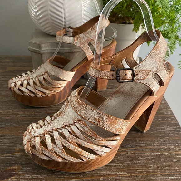 Five Worlds by Cordani Angel Platform Sandals Wood Heel Distressed Leather 9.5 - Picture 5 of 16